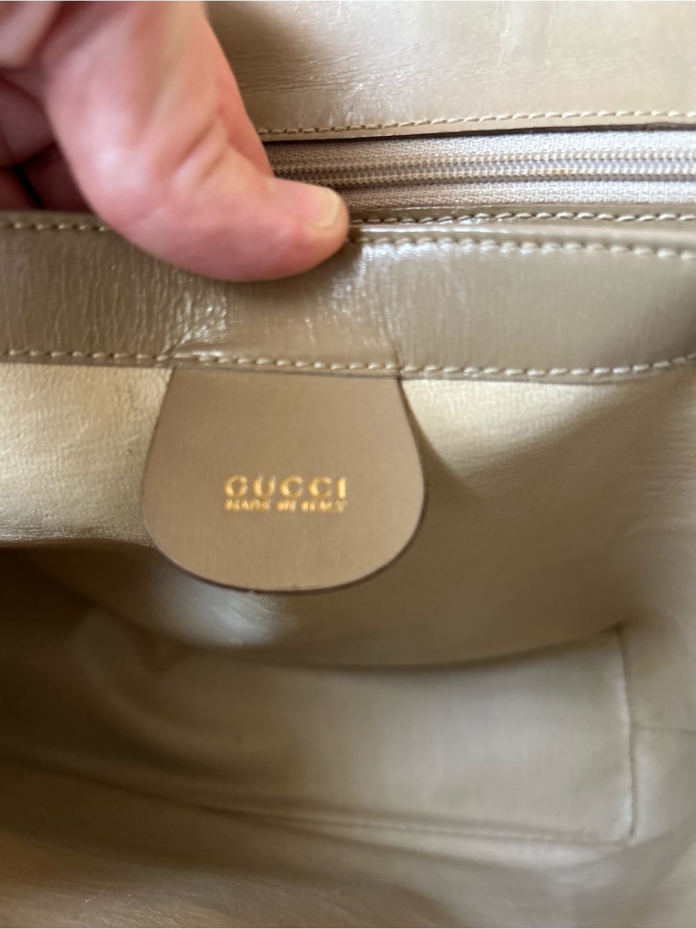 Gucci Ivory/Beige Top-Handle Handbag with Gold-Tone Closure - Picture 6 of 12